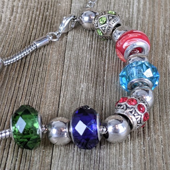 🌟 3/$15 🌟 Silver Tone Beaded Glass Charm Bracelet - Picture 4 of 7